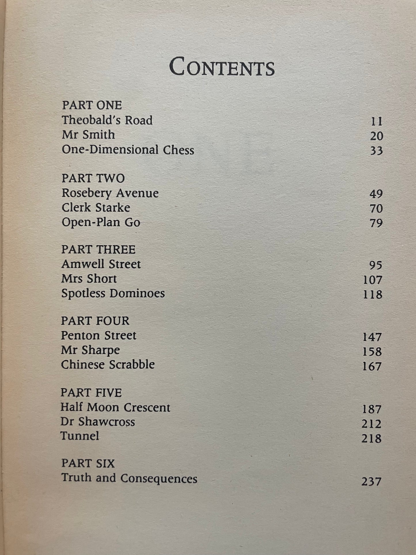 WALKING ON GLASS by IAIN BANKS