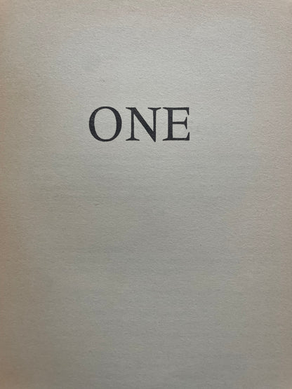 WALKING ON GLASS by IAIN BANKS